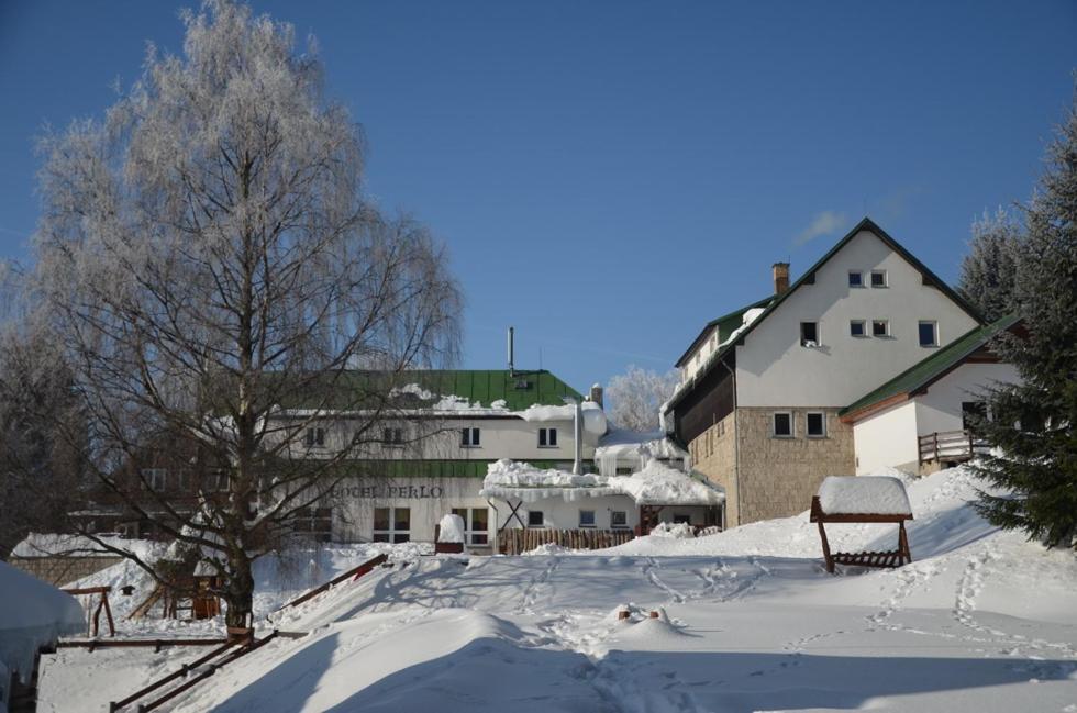 Hotel Peklo Pro Rodiny S Detmi Йозефув Дул Екстериор снимка