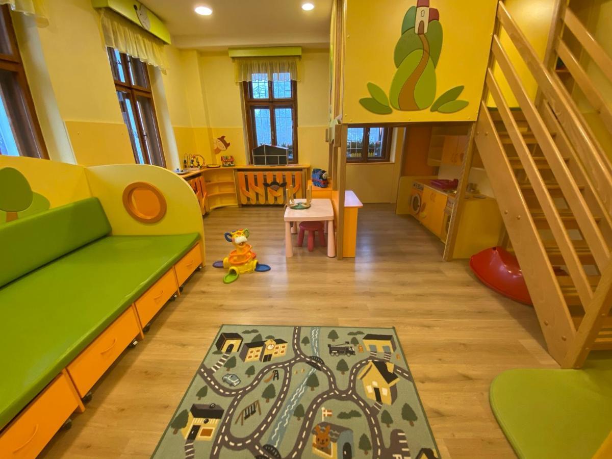 Hotel Peklo Pro Rodiny S Detmi Йозефув Дул Екстериор снимка