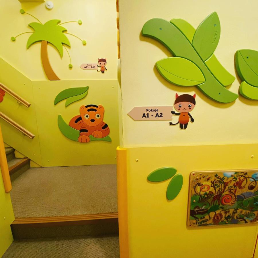 Hotel Peklo Pro Rodiny S Detmi Йозефув Дул Екстериор снимка