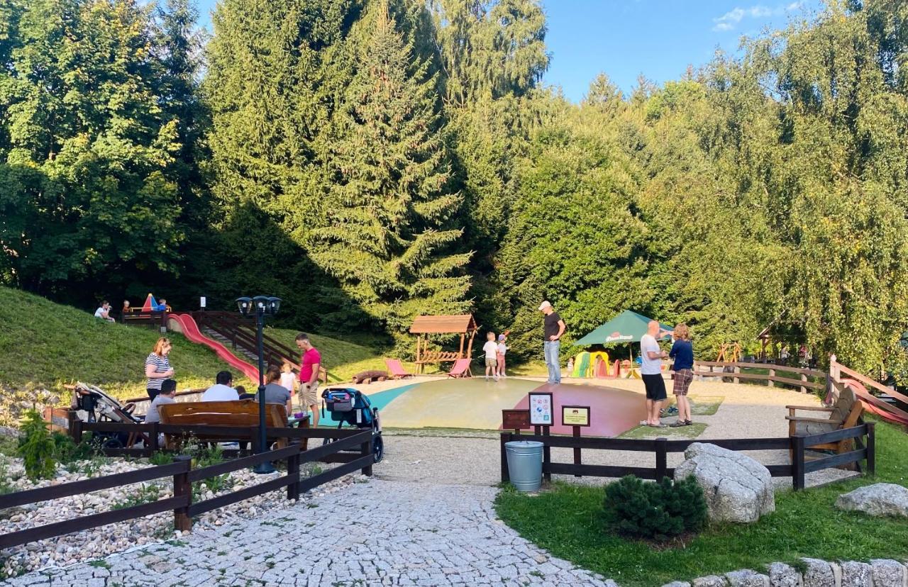 Hotel Peklo Pro Rodiny S Detmi Йозефув Дул Екстериор снимка