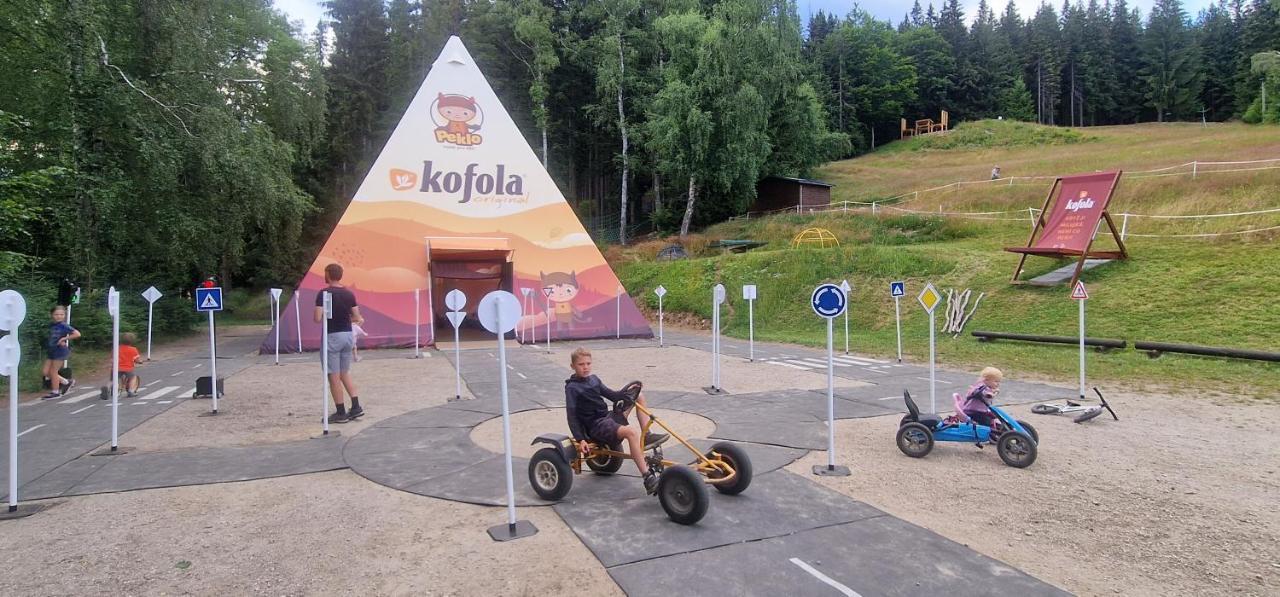 Hotel Peklo Pro Rodiny S Detmi Йозефув Дул Екстериор снимка
