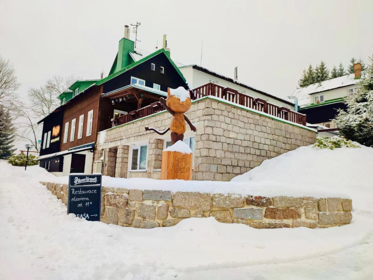 Hotel Peklo Pro Rodiny S Detmi Йозефув Дул Екстериор снимка